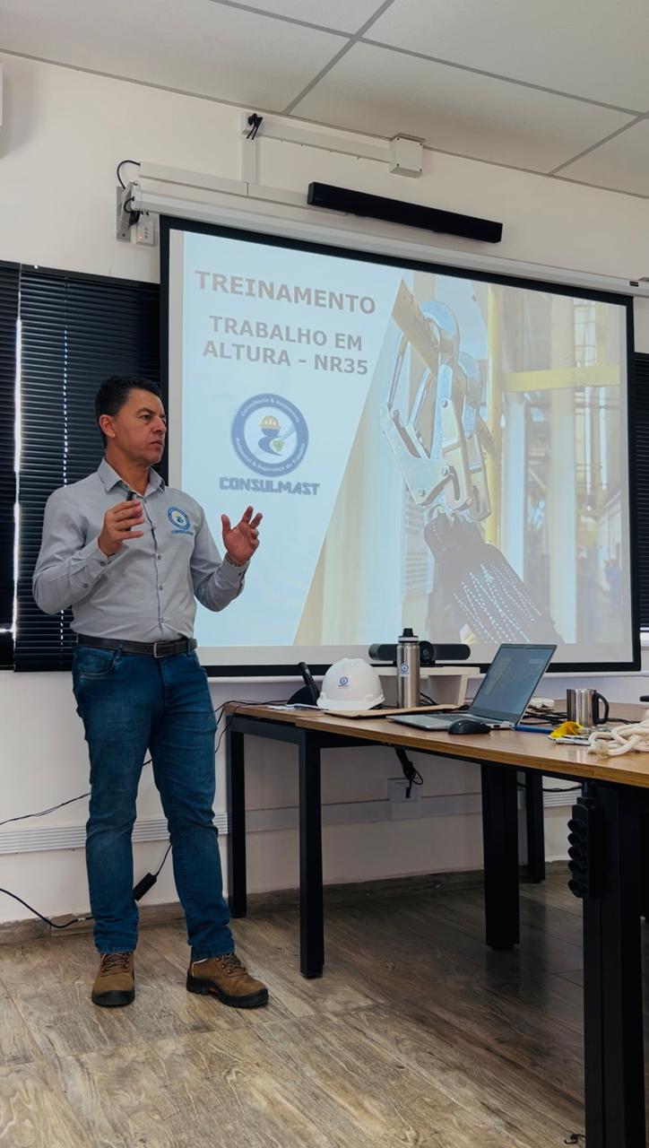 Consulmast Treinamento.jpeg